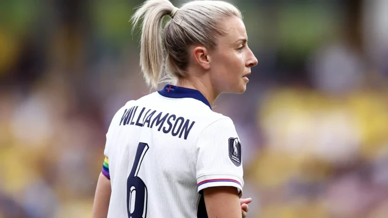 Leah Williamson Membawa Inggris Meraih Kemenangan di Euro 2025 temp